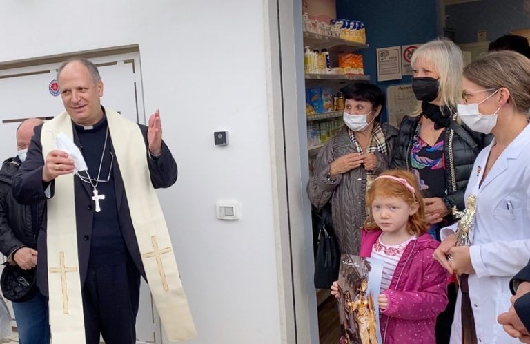 Visita dell’arcivescovo nei luoghi colpiti dal maltempo a Siracusa