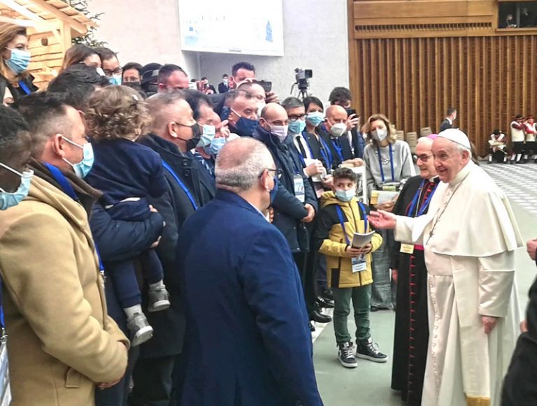I pescatori liberati incontrano Papa Francesco: «grazie per la vostra testimonianza»