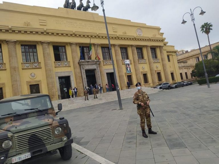 Strade Sicure: i militari dell’Esercito sventano furto in negozio del centro città  