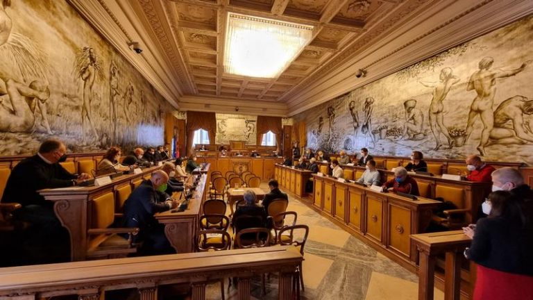 Vertenza Pfizer Catania, concluso il tavolo di crisi regionale convocato in Prefettura