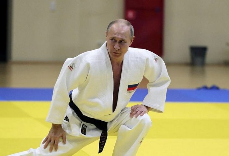 Putin. Toglietegli la cintura nera di Judo. Non la merita