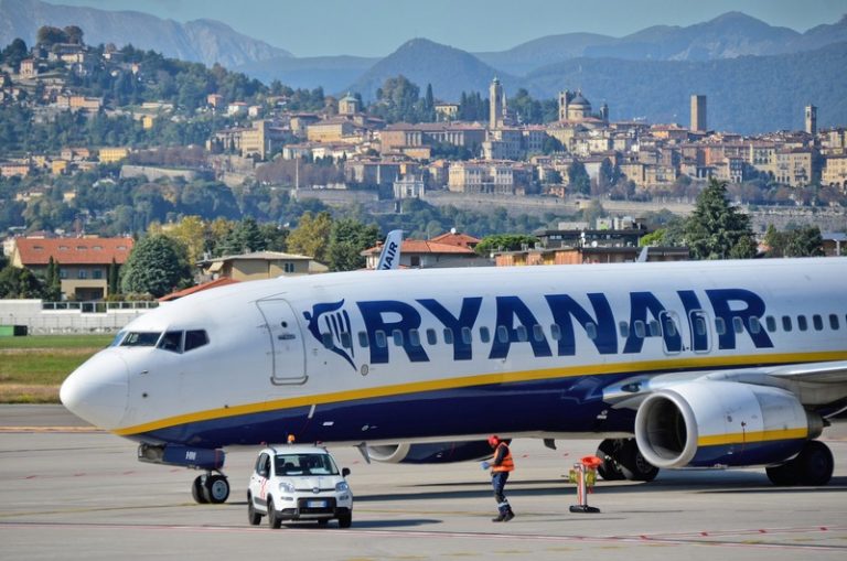 Condannata Ryanair per volo in ritardo Bergamo Palermo di oltre 4 ore