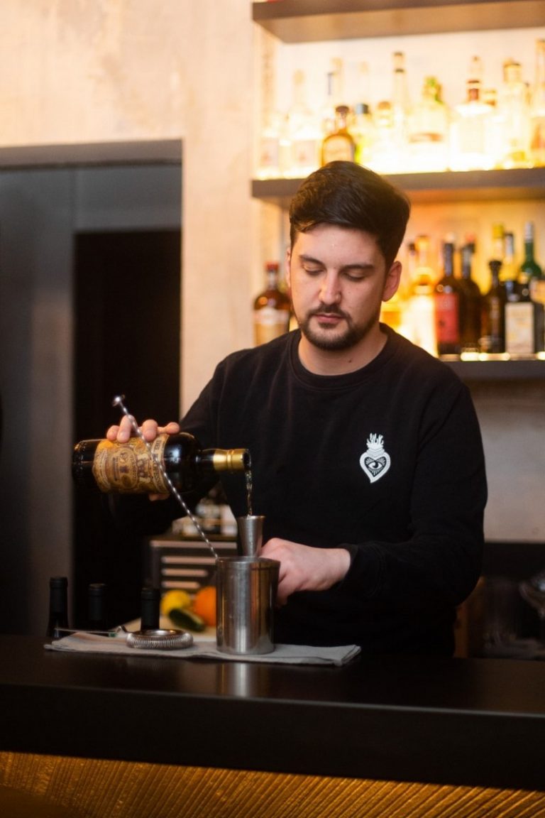 Il drink V&P Smoke di Giorgio Menotti, bar manager di CVLTO a Trastevere