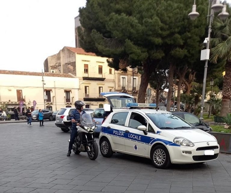 Controlli Polizia Municipale in piazza Federico di Svevia, Cardello: “E’ fondamentale garantire la sicurezza dei cittadini”