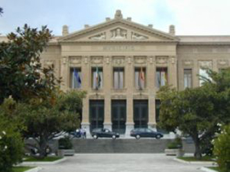 Rimozione bibliocabine in piazza Lo Sardo ed in via Garibaldi: nota dell’Assessore Minutoli