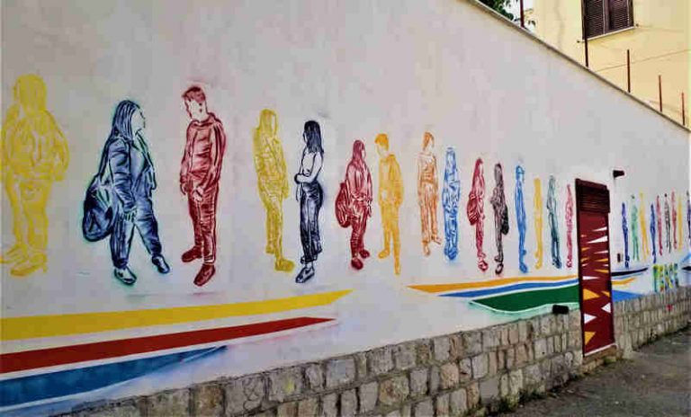 All’Istituto Professionale Statale “D’Acquisto” un murale per la pace realizzato da Tommaso Chiappa