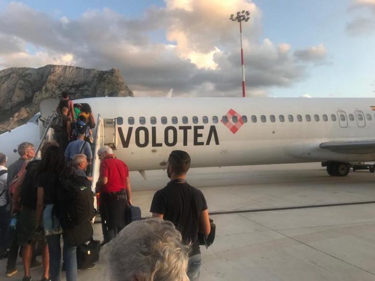 Padre e figlio di Bologna ricevono 500 € per volo in ritardo Palermo Bari