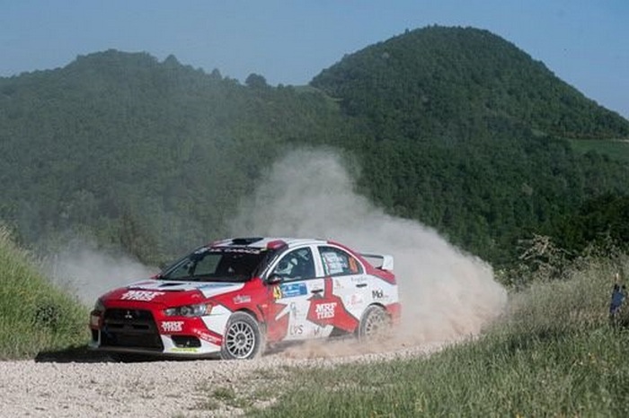 Automobilismo: Carmine Tribuzio e Fabiano Cipriani, portacolori della scuderia RO racing vincono la Coppa Rally di settima zona