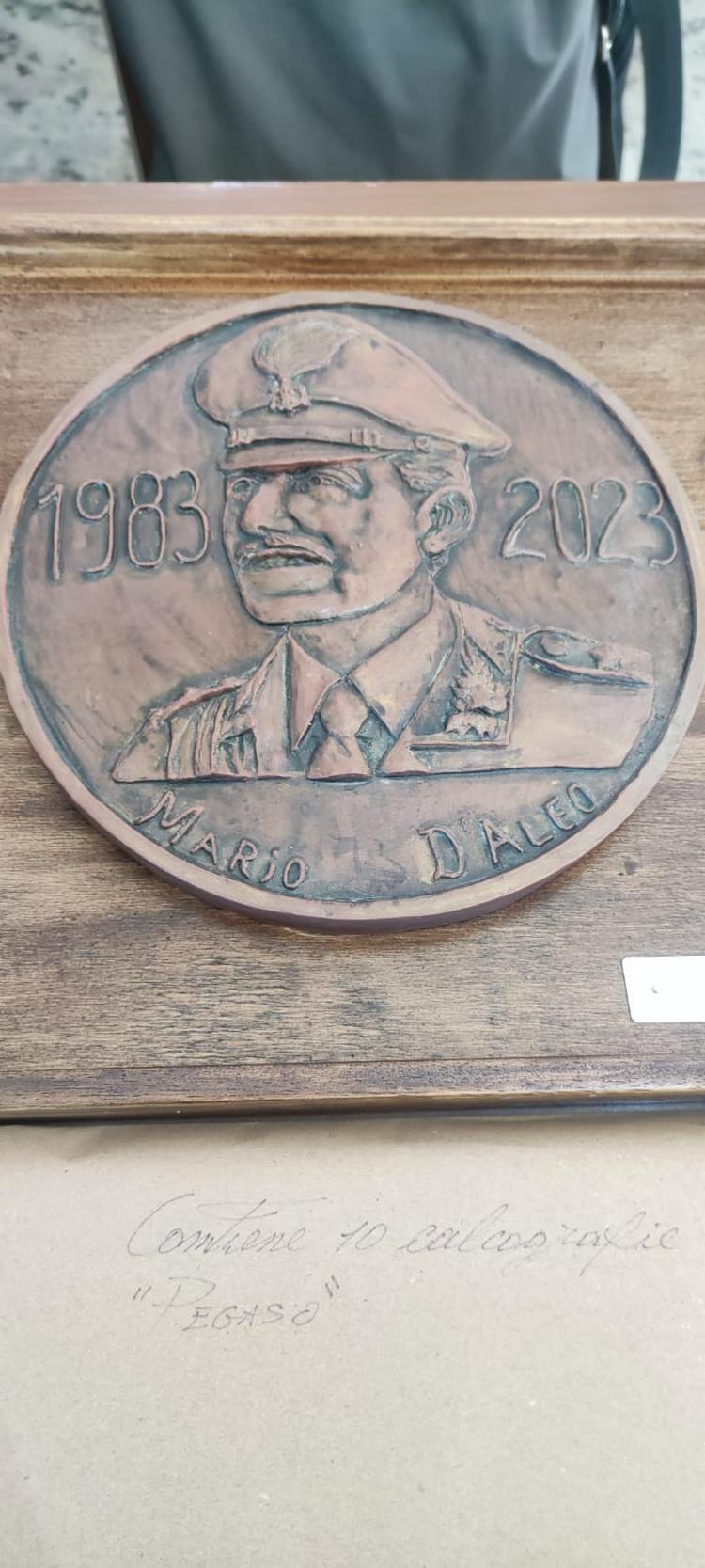 Una medaglia celebrativa per il Capitano Mario D’Aleo realizzata dall’artista Daniele Iovino